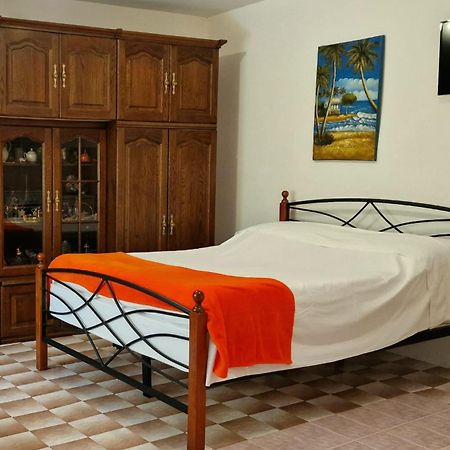 Apartments Bilic Vis Exterior photo
