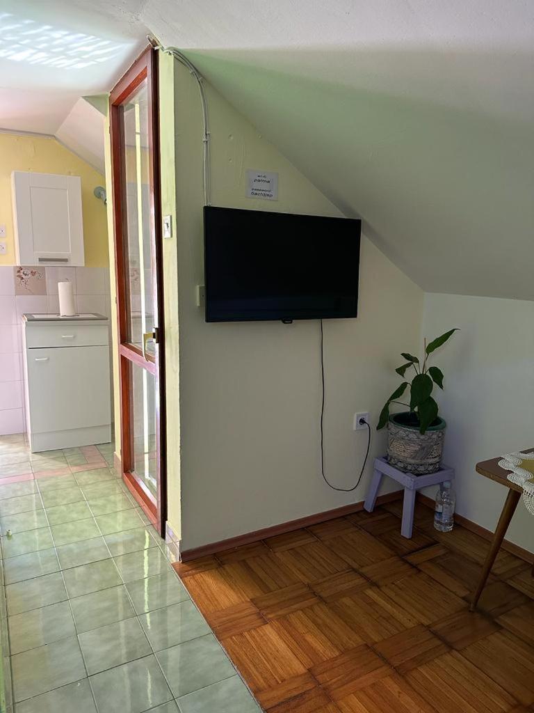 Apartments Bilic Vis Exterior photo