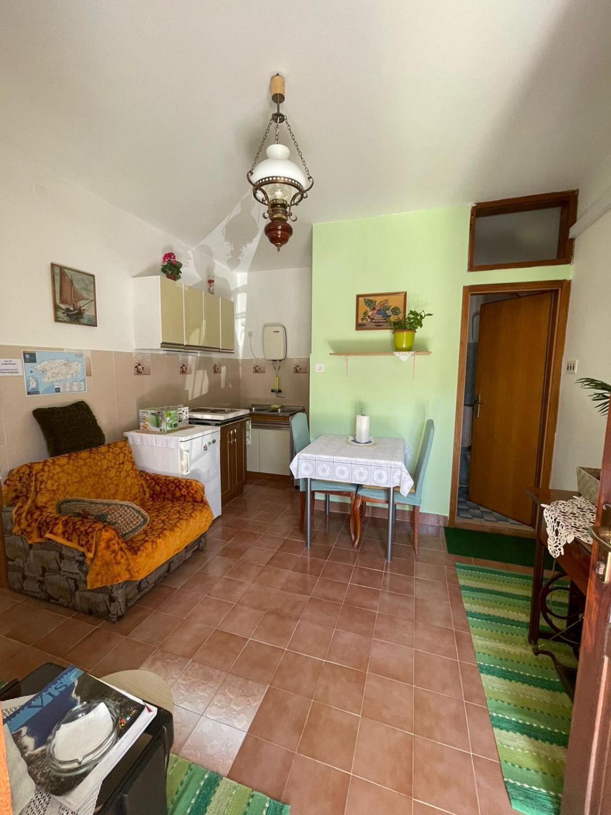 Apartments Bilic Vis Exterior photo