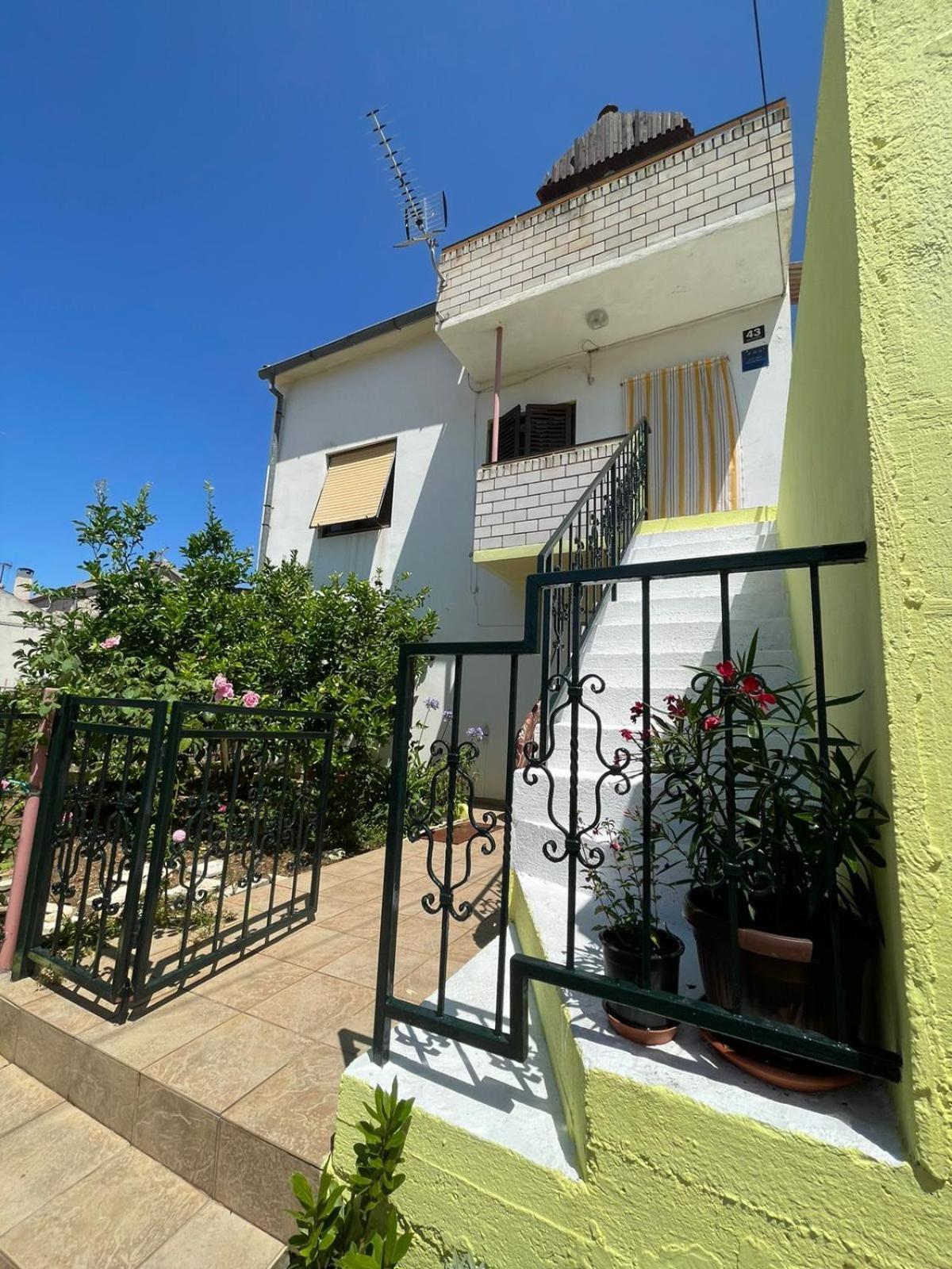 Apartments Bilic Vis Exterior photo