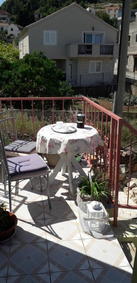 Apartments Bilic Vis Exterior photo